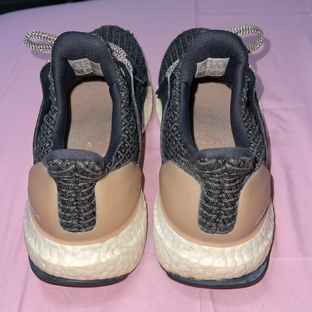 Adidas UltraBoost | Size 6.5 - Picture 4 of 13